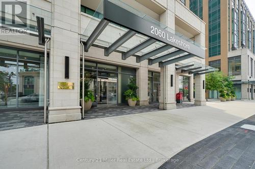 802 - 2060 Lakeshore Road, Burlington (Brant), ON - Outdoor With Facade
