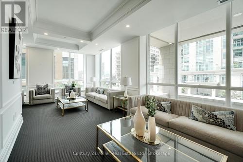 802 - 2060 Lakeshore Road, Burlington (Brant), ON - Indoor Photo Showing Living Room