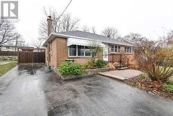 936 SOMERVILLE STREET Oshawa, ON L1G 4J7