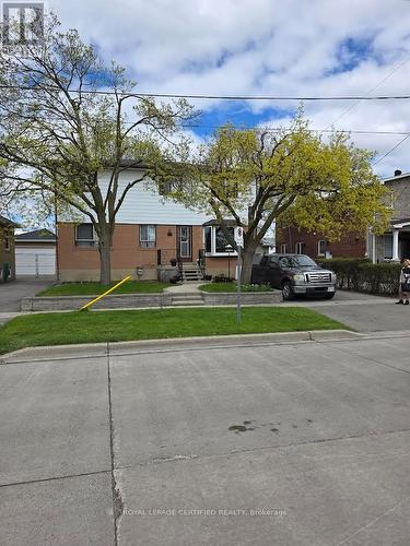 32 SUNSET BOULEVARD  Brampton, ON L6Y 5G3