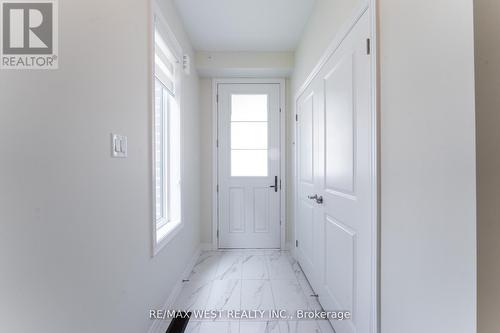 1424 National Common, Burlington, ON - Indoor Photo Showing Other Room