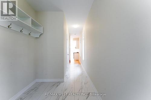 1424 National Common, Burlington, ON - Indoor