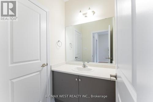 1424 National Common, Burlington, ON - Indoor Photo Showing Bathroom