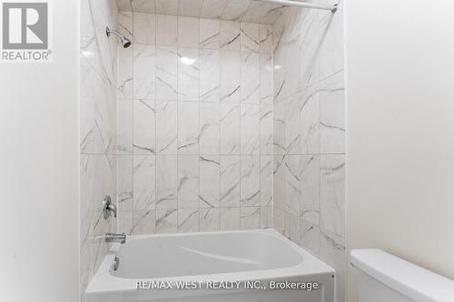 1424 National Common, Burlington, ON - Indoor Photo Showing Bathroom