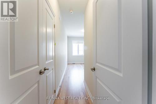 1424 National Common, Burlington, ON - Indoor Photo Showing Other Room