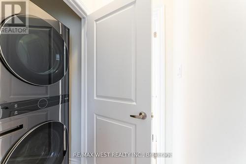 1424 National Common, Burlington, ON - Indoor Photo Showing Laundry Room