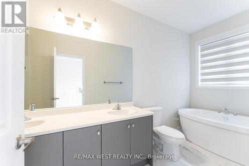 1424 National Common, Burlington, ON - Indoor Photo Showing Bathroom