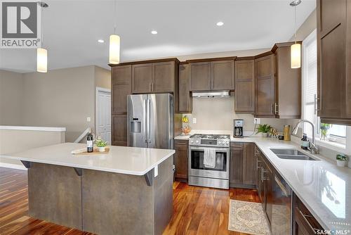 127 Hodges Crescent, Moose Jaw, SK - Indoor Photo Showing Kitchen With Double Sink With Upgraded Kitchen
