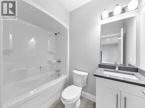 4785 Walker Road Unit# 604, Windsor, ON - Indoor Photo Showing Bathroom