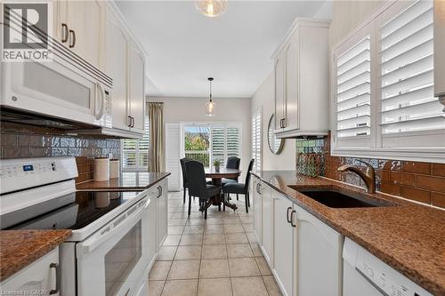 83 Morrison Crescent, Grimsby, ON - Indoor Photo Showing Kitchen