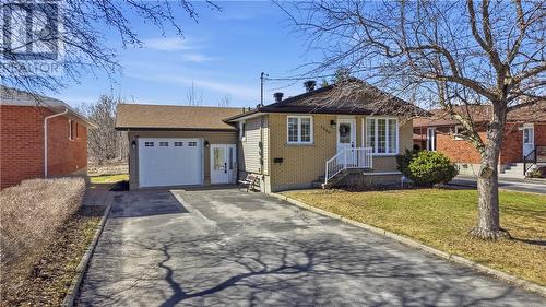 2585 Dorsett Dr  Sudbury, ON P3B 3Y6