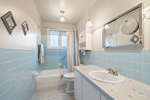 Salle de bains - 257 7E Avenue, L'Île-Perrot, QC - Indoor Photo Showing Bathroom