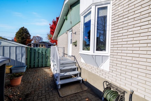Hall d'entrée/Vestibule - 257 7E Avenue, L'Île-Perrot, QC - Outdoor