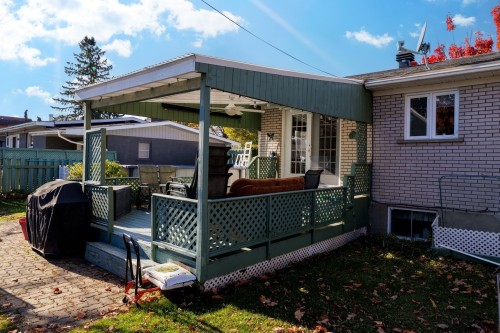 Face arrière - 257 7E Avenue, L'Île-Perrot, QC - Outdoor With Deck Patio Veranda With Exterior