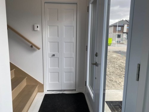 Hall d'entrée/Vestibule - 98 Rue Des Marronniers, Salaberry-De-Valleyfield, QC - Indoor Photo Showing Other Room