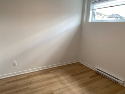 Chambre à coucher - 98 Rue Des Marronniers, Salaberry-De-Valleyfield, QC - Indoor Photo Showing Other Room
