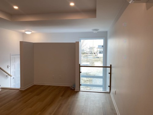 Salon - 98 Rue Des Marronniers, Salaberry-De-Valleyfield, QC - Indoor Photo Showing Other Room
