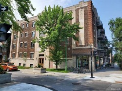 2-811 Av. Davaar  Montréal (Outremont), QC H2V 3B4