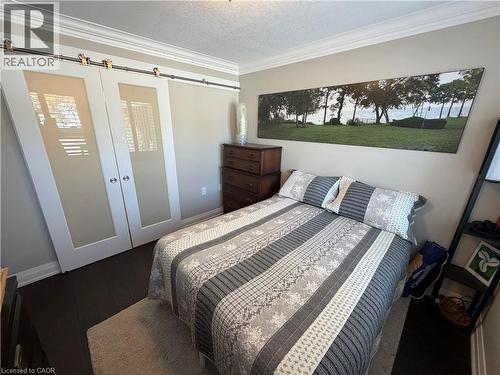 31 Bishop Tonnos Way, Hamilton, ON - Indoor Photo Showing Bedroom