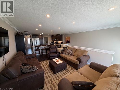 31 Bishop Tonnos Way, Hamilton, ON - Indoor Photo Showing Living Room