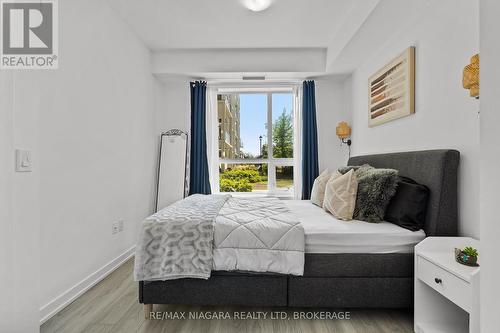 131 - 5055 Greenlane Road, Lincoln (Lincoln Lake), ON - Indoor Photo Showing Bedroom