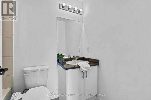 131 - 5055 Greenlane Road, Lincoln (Lincoln Lake), ON - Indoor Photo Showing Bathroom
