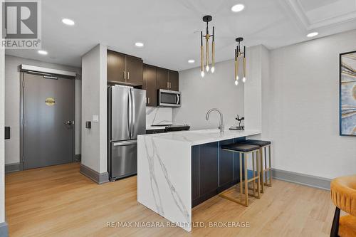 131 - 5055 Greenlane Road, Lincoln (Lincoln Lake), ON - Indoor Photo Showing Kitchen With Upgraded Kitchen