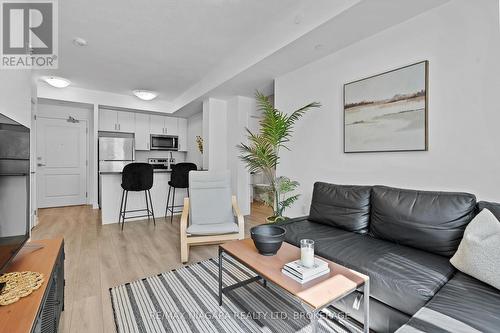 131 - 5055 Greenlane Road, Lincoln (Lincoln Lake), ON - Indoor Photo Showing Living Room