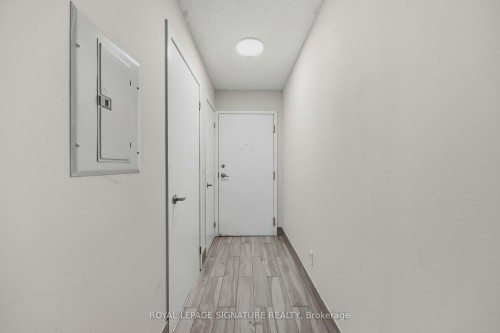 1625-38 Joe Shuster Way, Toronto, ON - Indoor Photo Showing Other Room