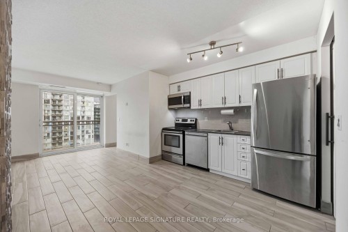 1625-38 Joe Shuster Way, Toronto, ON - Indoor Photo Showing Kitchen