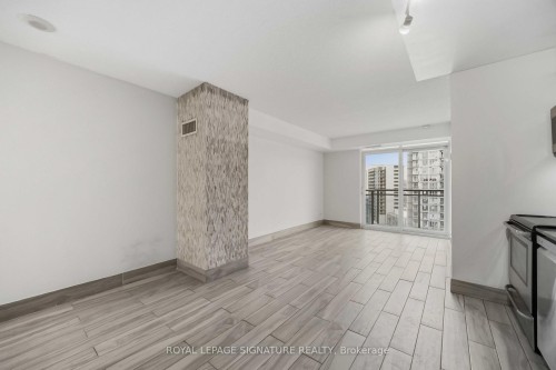 1625-38 Joe Shuster Way, Toronto, ON - Indoor Photo Showing Other Room