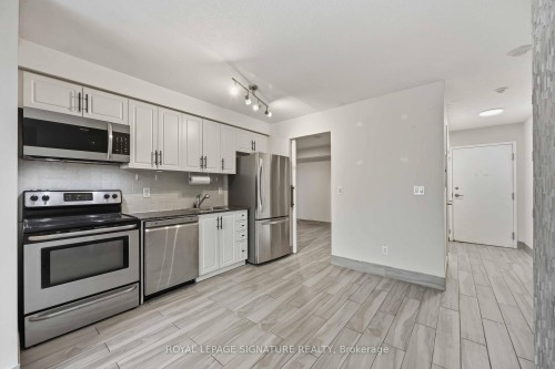 1625-38 Joe Shuster Way, Toronto, ON - Indoor Photo Showing Kitchen