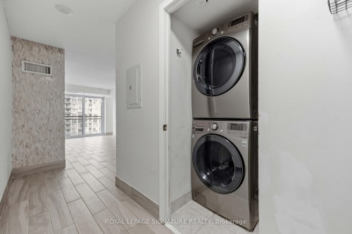 1625-38 Joe Shuster Way, Toronto, ON - Indoor Photo Showing Laundry Room