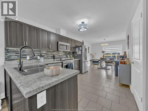 3242 Seville, Windsor, ON - Indoor Photo Showing Kitchen With Double Sink With Upgraded Kitchen