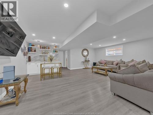 3242 Seville, Windsor, ON - Indoor