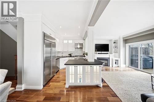 4123 Medland Drive, Burlington, ON - Indoor Photo Showing Kitchen