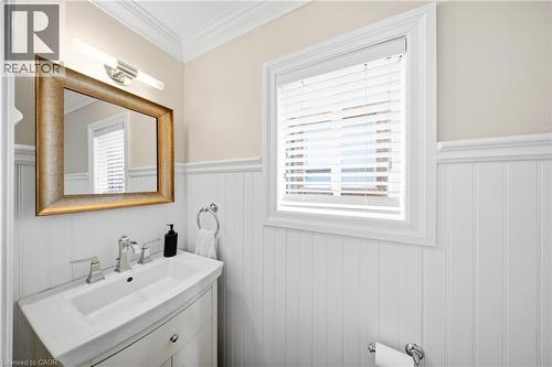 4123 Medland Drive, Burlington, ON - Indoor Photo Showing Bathroom