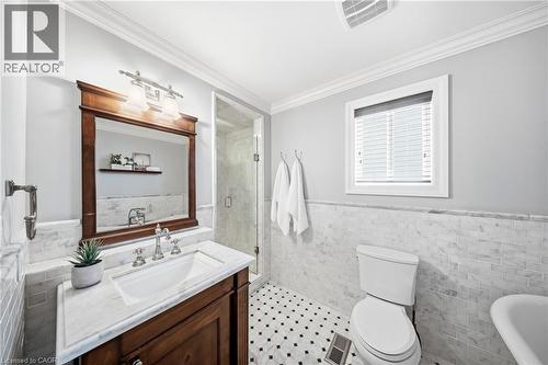 4123 Medland Drive, Burlington, ON - Indoor Photo Showing Bathroom