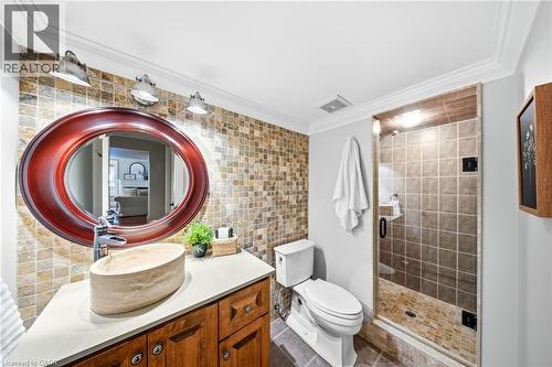 4123 Medland Drive, Burlington, ON - Indoor Photo Showing Bathroom