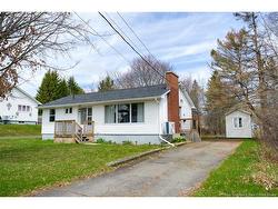 565 Hillcrest DR  Fredericton, NB E3A 2X8