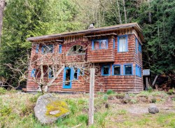 948 Harrison Way  Gabriola Island, BC V0R 1X2