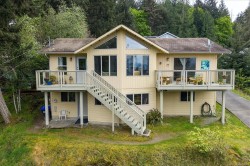 3122 DOLPHIN Dr Nanoose Bay, BC V9P 9J2