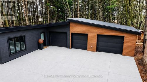 Guesthouse, garage and workshop - 8987 Powers Road, Central Elgin, ON - Outdoor With Exterior