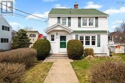 5 Gladstone Avenue  Dartmouth, NS B3A 2X5