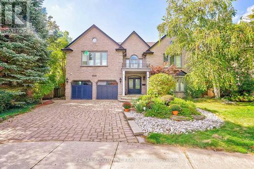 1328 KING HENRY COURT  Oakville, ON L6M 2Y6