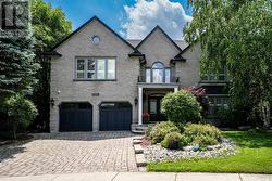 1328 KING HENRY COURT Oakville, ON L6M 2Y6