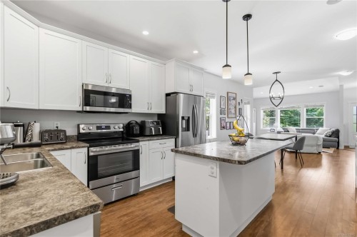 2545 Eaglecrest Dr, Sooke, BC 