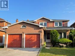38 SOUTHGATE CRESCENT Richmond Hill, ON L4B 2E3