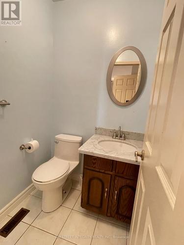 38 Southgate Crescent, Richmond Hill, ON - Indoor Photo Showing Bathroom