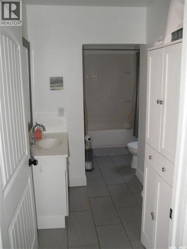 514 L Avenue N, Saskatoon, SK - Indoor Photo Showing Bathroom